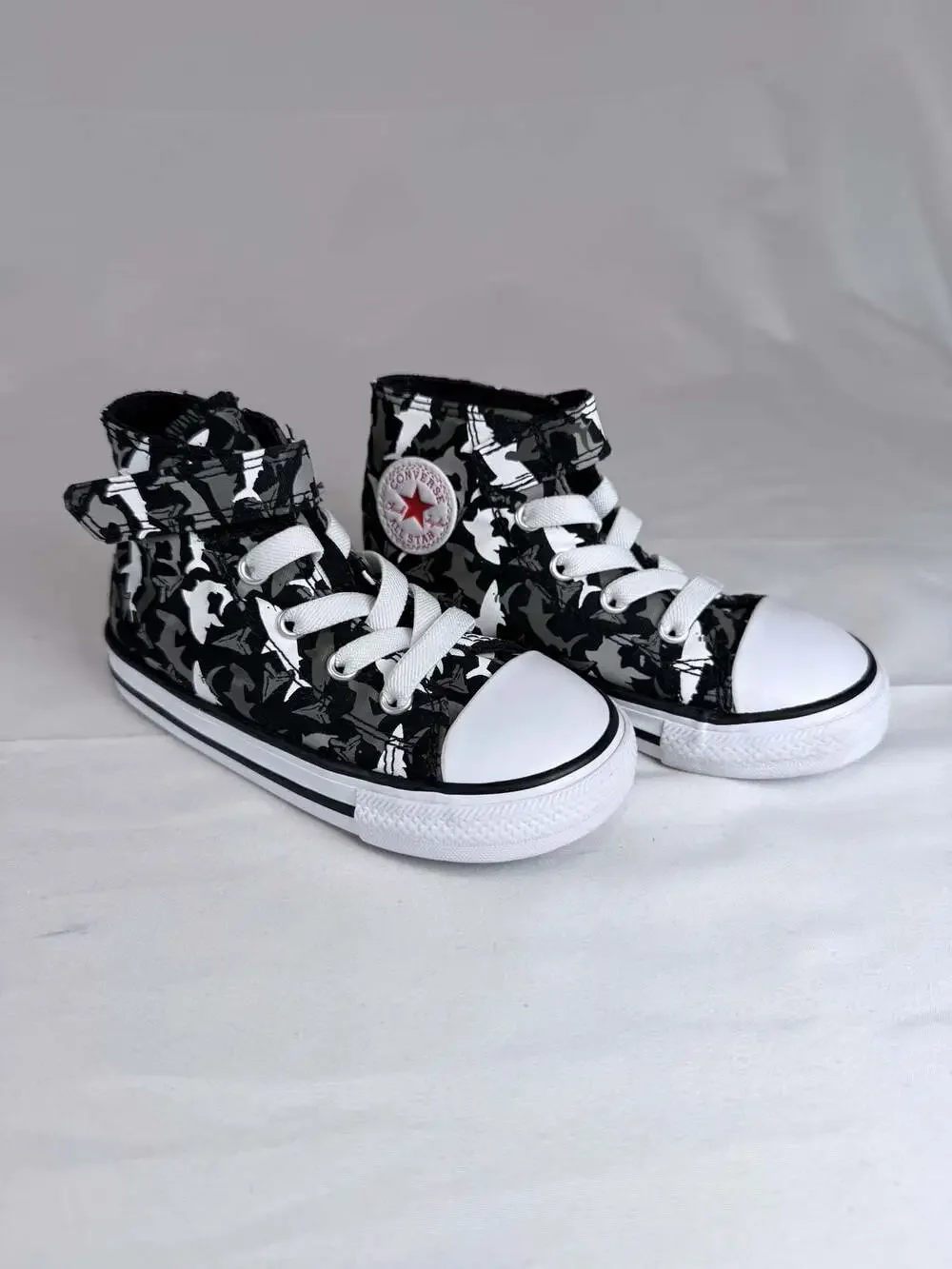 Converse Chuck Taylor All Star 1V Shark Bite Infant Size 8 Black White High Top
